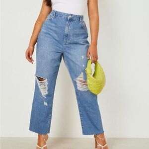 NWT Boohoo Plus Distressed Ankle Grazer Jeans - Size 18
